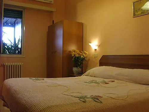 多姆斯米亚酒店 罗马 3*,